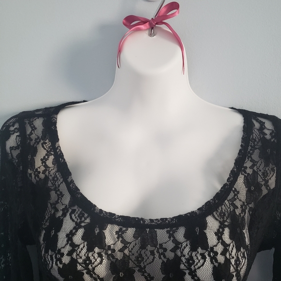 Express Black Lace Overlay - Picture 2 of 4